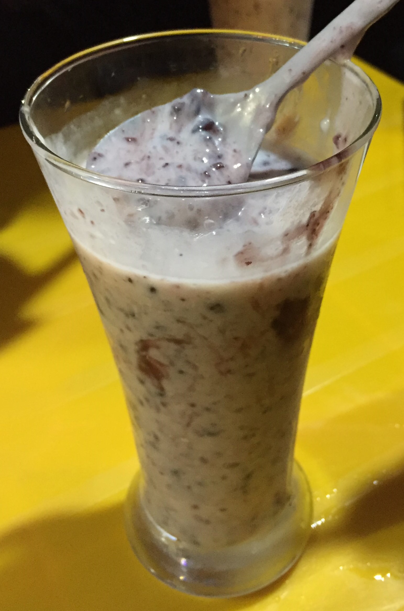 a special drink in Vietnam, sua chua nep cam at Dong Van