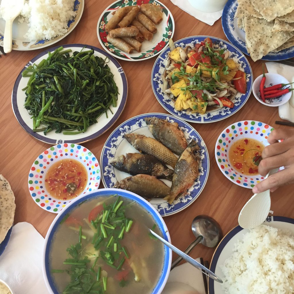 lunch-rice-fish-vegetable-seafood-culaoxanh-quynhon-binhdinh-thebroadlife-travel-vietnam