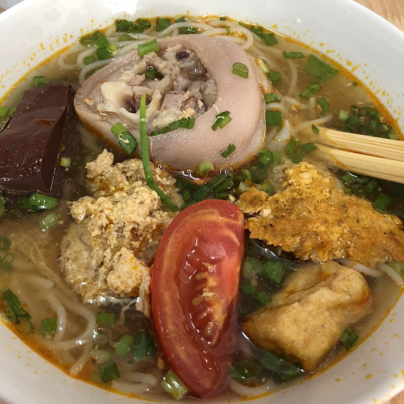 Bún Riêu (Vietnamese Crab Noodle Soup), saigon food, vietnamese cuisine