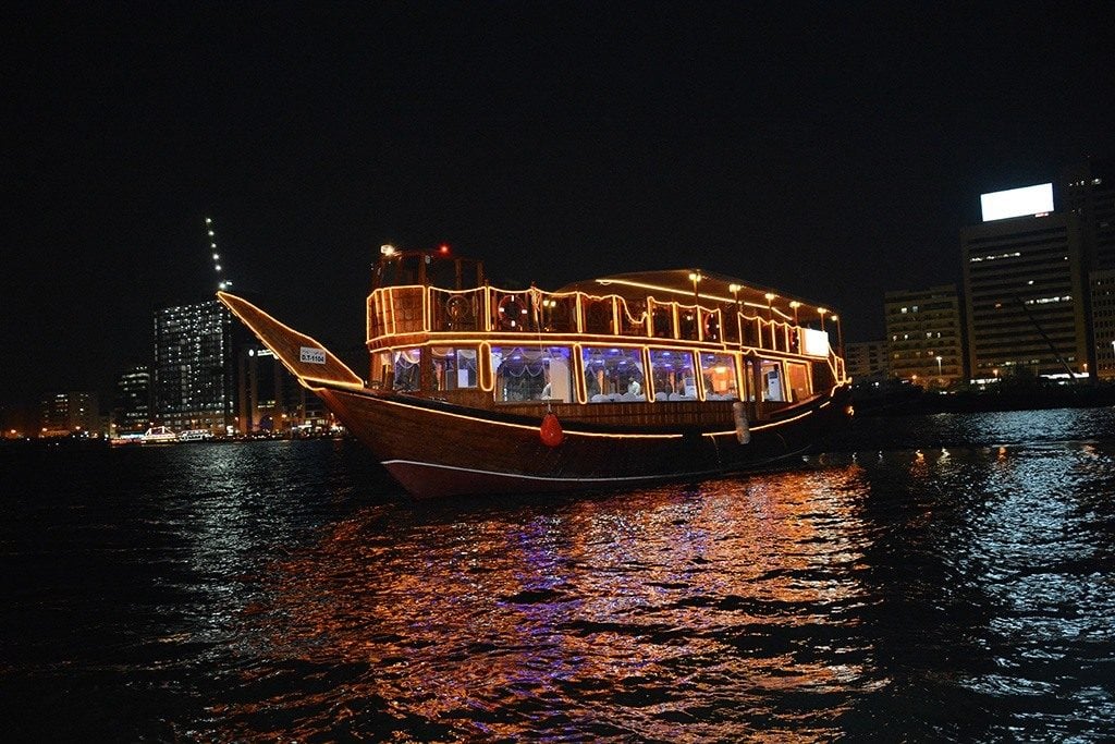 dhow cruise for dinner in dubai itinerary