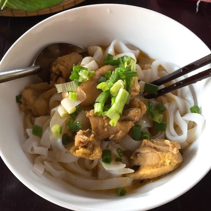 mi quang ga da nang - quang style noodle soup reviewed by the broad life