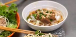 mi quang da nang - quang style noodle soup reviewed by the broad life