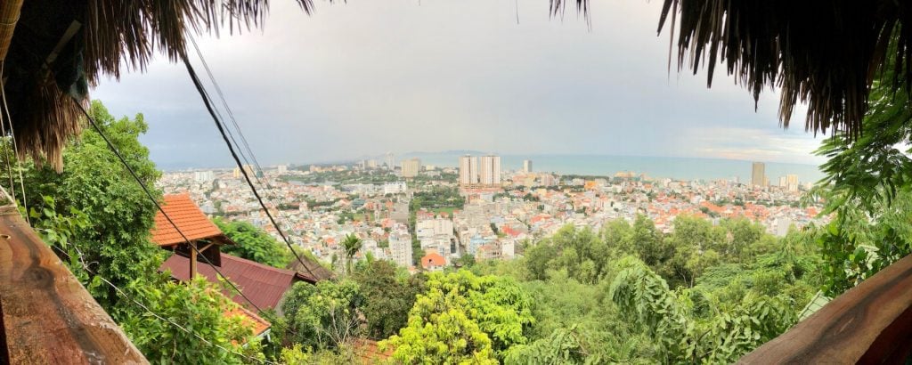 A panorama view of Vung Tau City from Sơn Đăng Cafe
