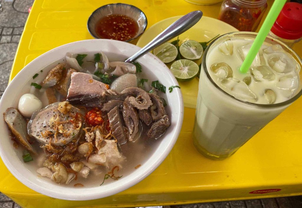 Bánh Canh, Vietnamese thick noodle with full toppings of Nha Trang food