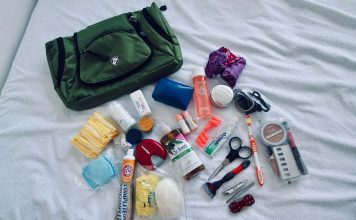 The Broad Life reviews toiletry bag