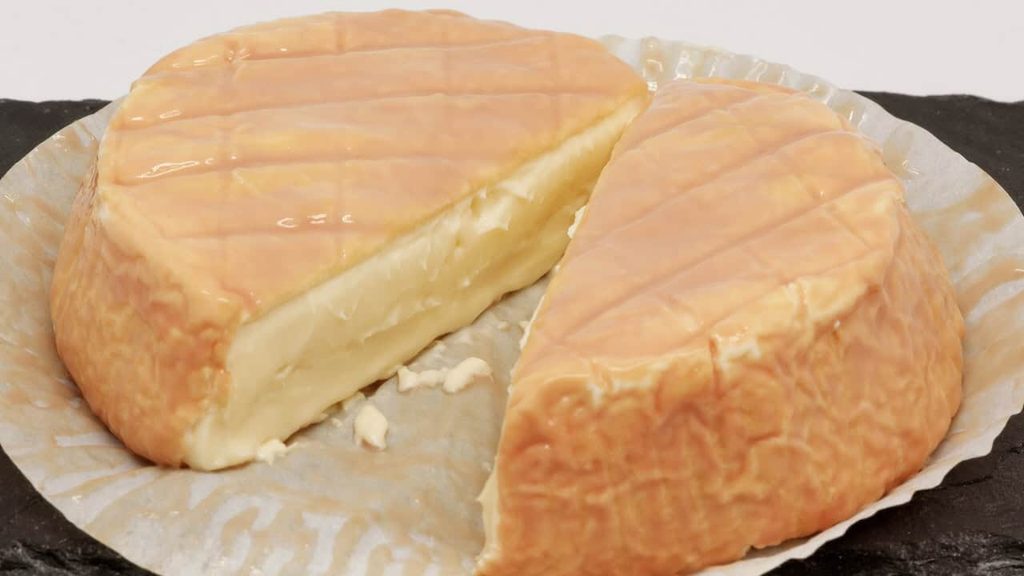 Époisses French washed-rind cheese smelly food