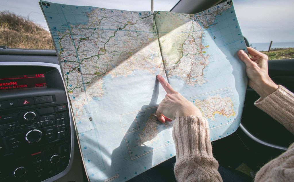 Reading the map to travel around