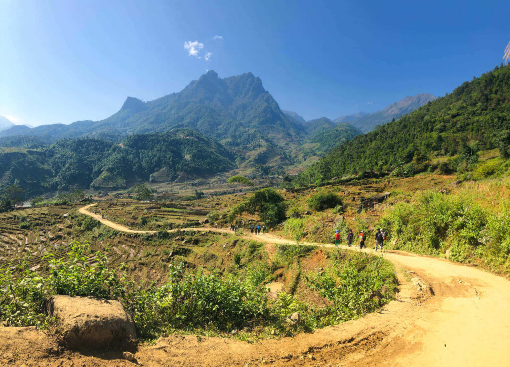 The winding road to the foot of Bach Moc Luong Tu mountain