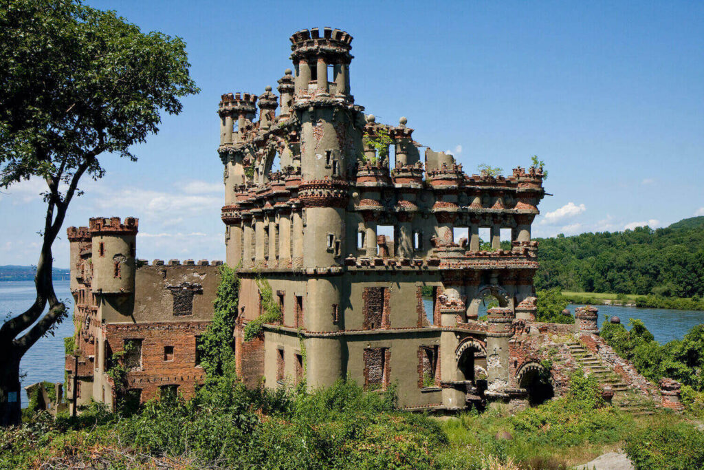 abandoned bannerman castle in the hudson river ny