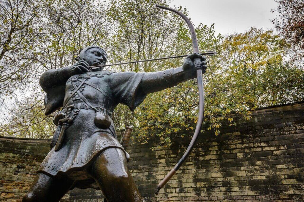 bronze statue of Robin Hood in Nottingham castle