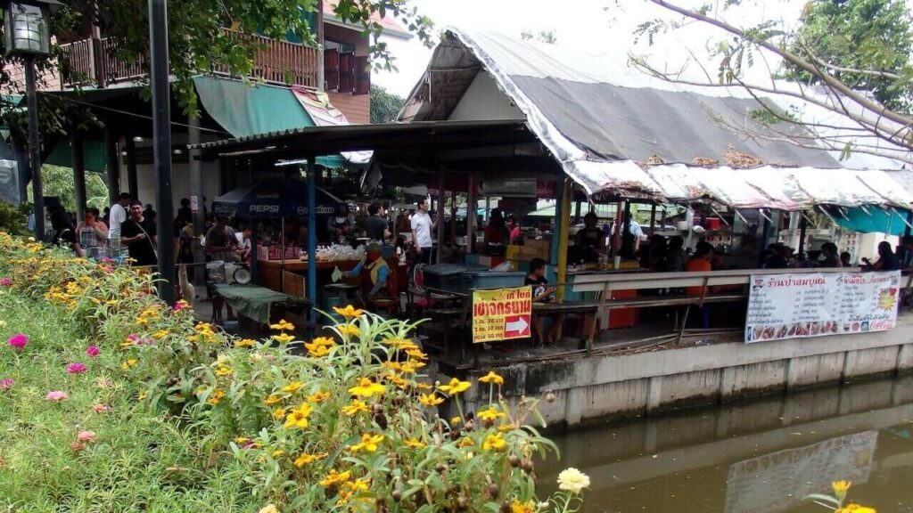 bang nam phueng floating market bangkok