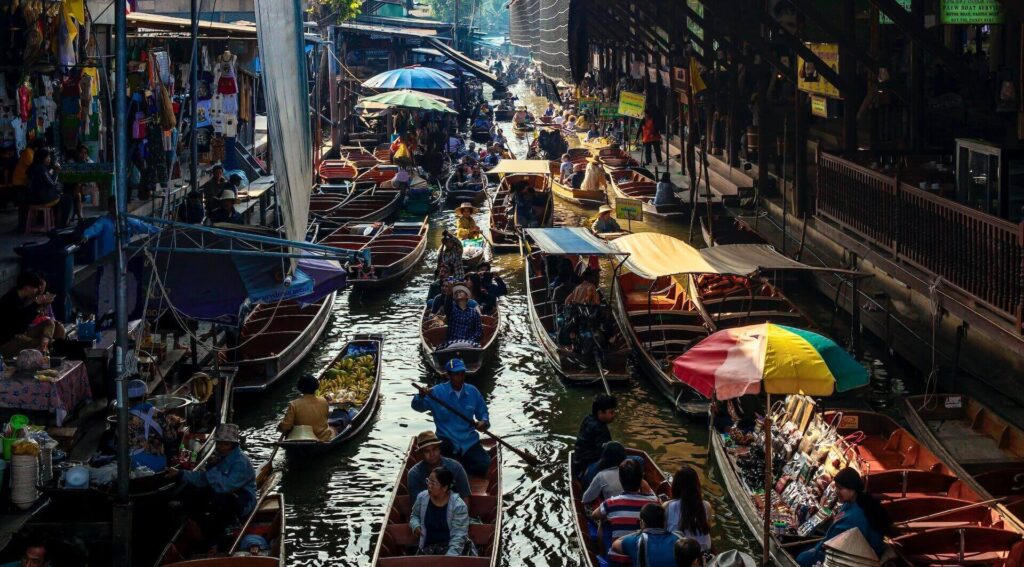 Damnoen Saduak floating market in Bangkok, Thailand