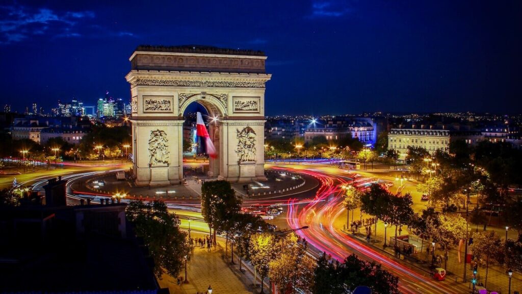 Arc de Triomphe at night