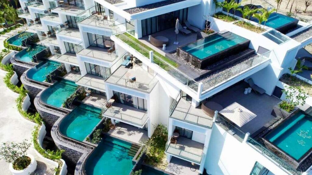 The amazing 256m2 penthouses with infinity pools overlooking to the sea