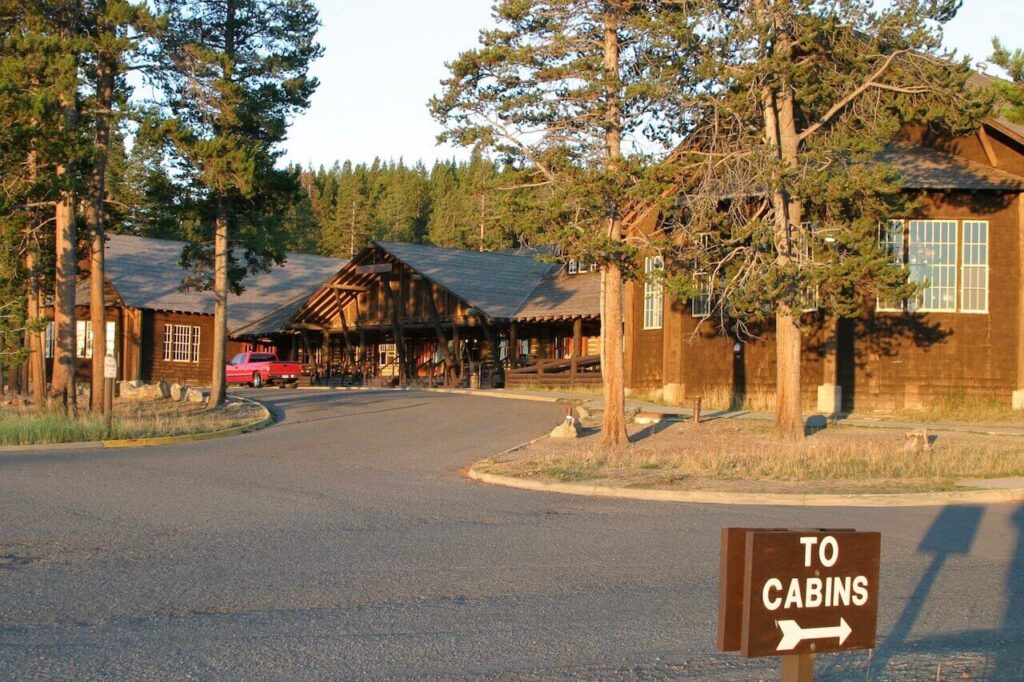 Yellowstone Lake Lodge and Cabins is located right in the area of the beautiful Yellowstone Lake