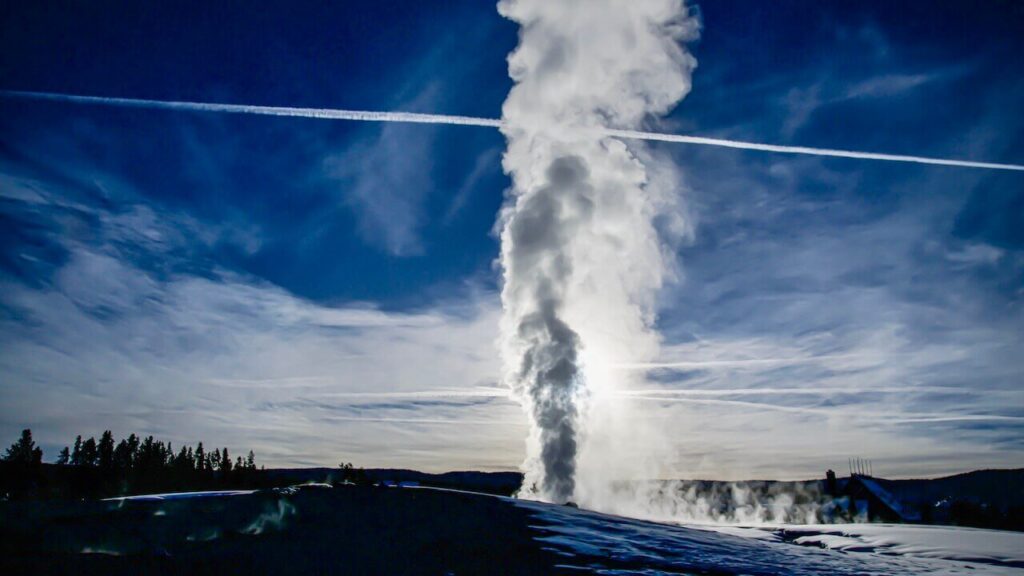 Yellowstone Old Faithful geyser erupts in the winter