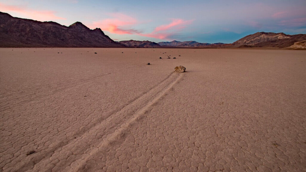 the moving rocks of death valley