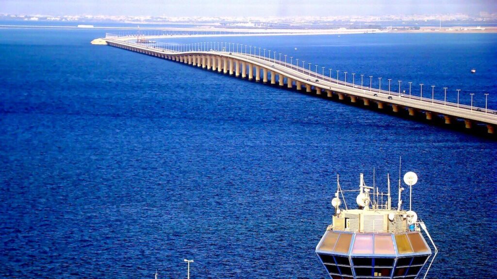picture of king fahd causeway, one of the longest sea bridges in the world