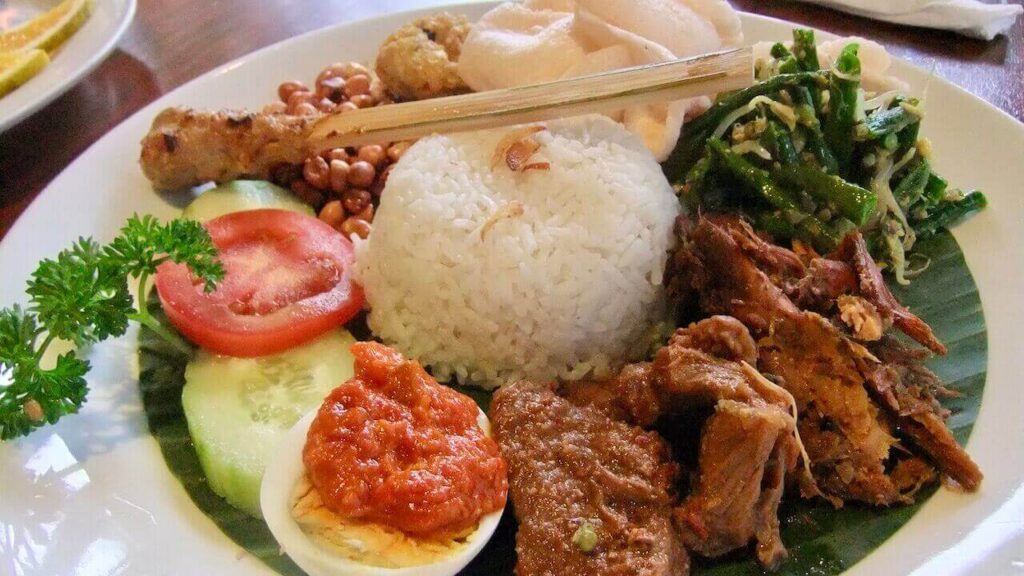 Nasi campur is one of the dishes of Asian food that you should try