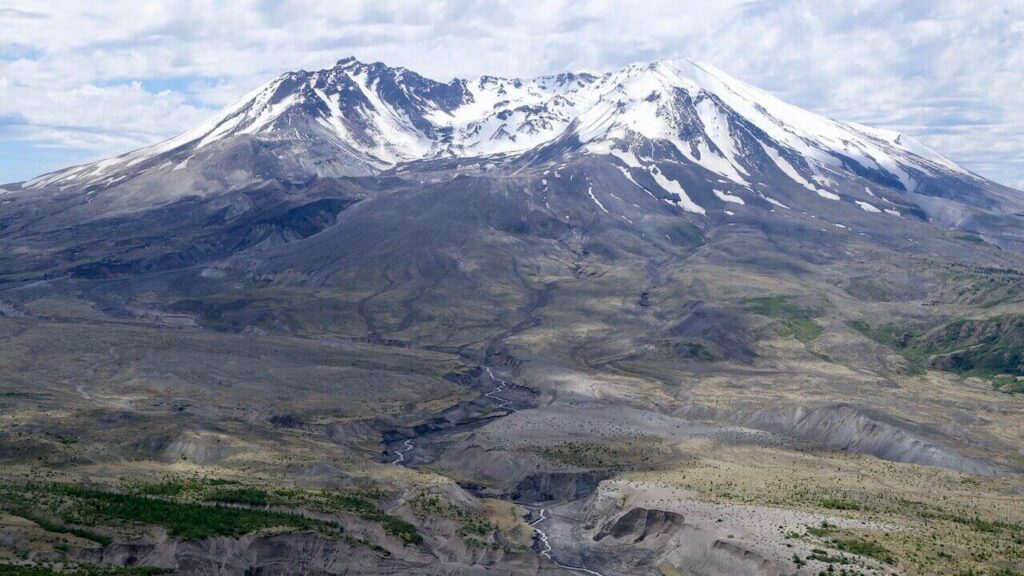 A picture of Mount Saint Helens, considerably one of the most dangerous tourist destinations in the US