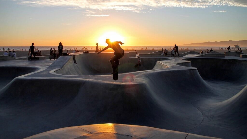 Skaters show off their skills at Venice Beach Skatepark