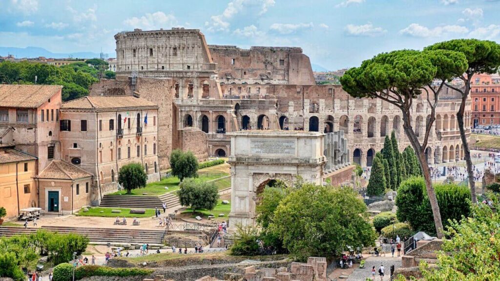 ancient roman colosseum architecture