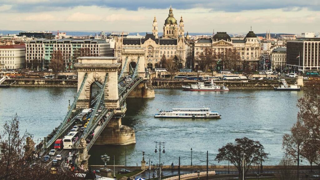 Budapest Danube River cruise and transportation