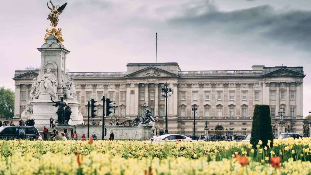 a picture of buckingham palace