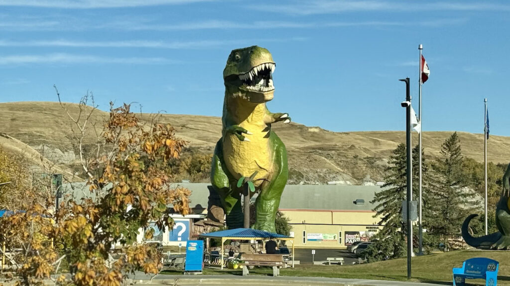 World’s Largest Dinosaur sculpture in Drumheller Alberta