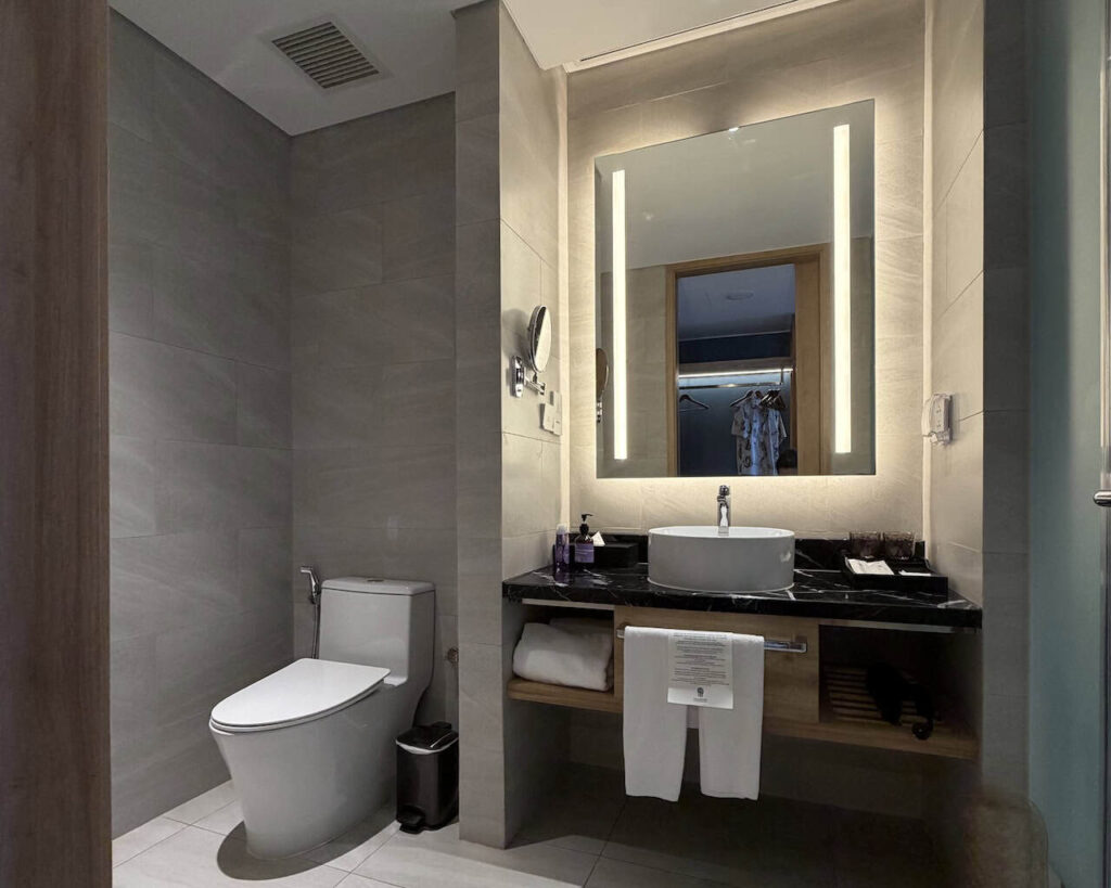 Modern bathroom inside the Classic Sea View King room at Dhawa Ho Tram.