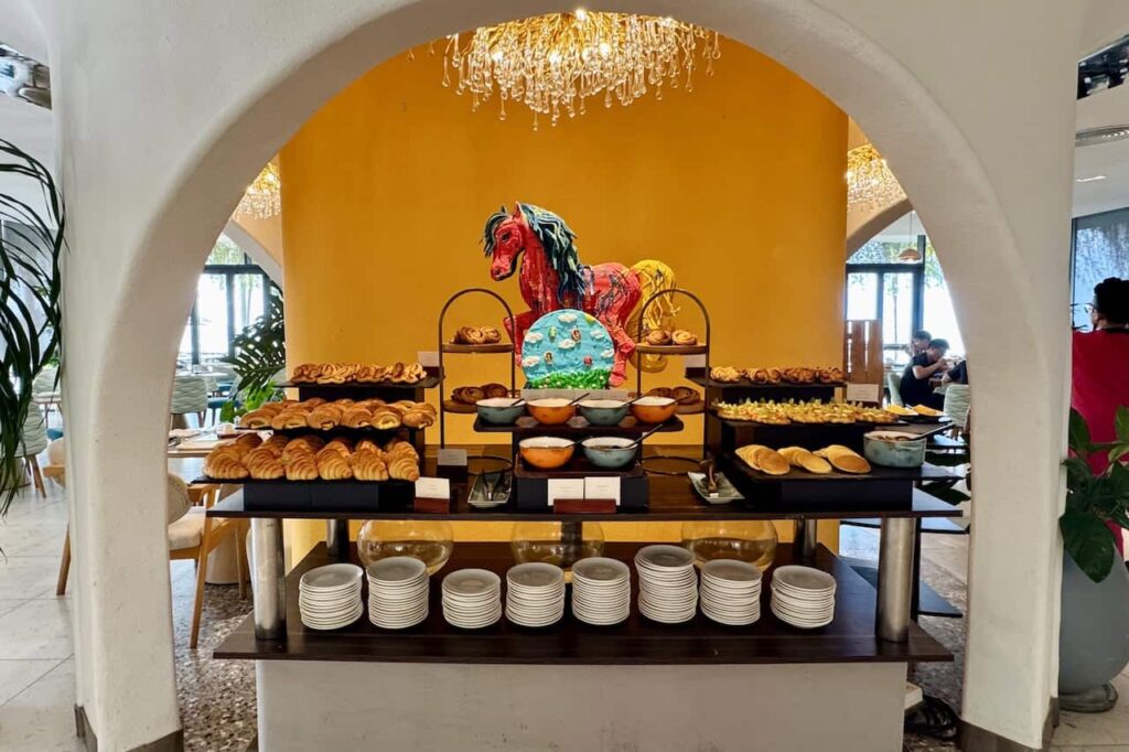 Fresh pastries and bread at the breakfast buffet at Dhawa Ho Tram.