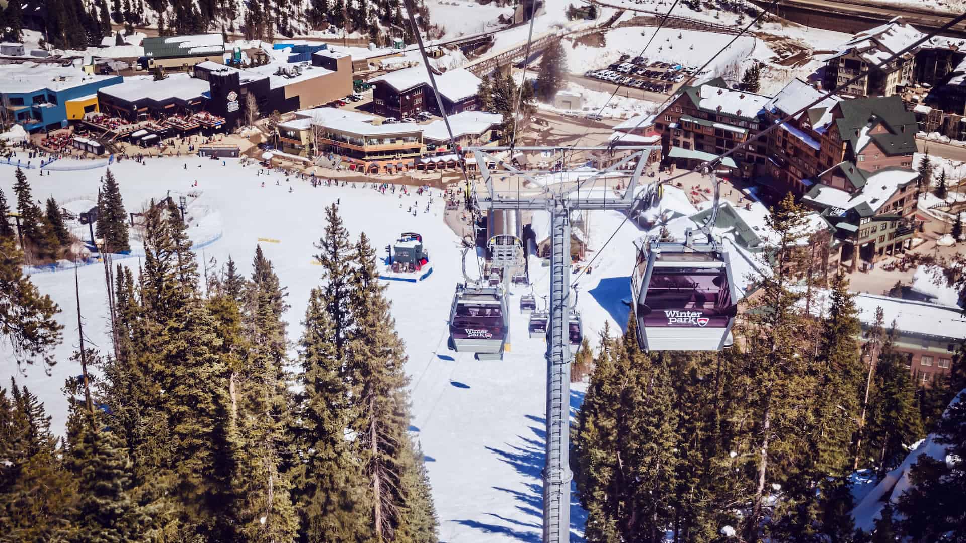 Snowy winter destinations in the USA with mountains, ski resorts, and winter scenery